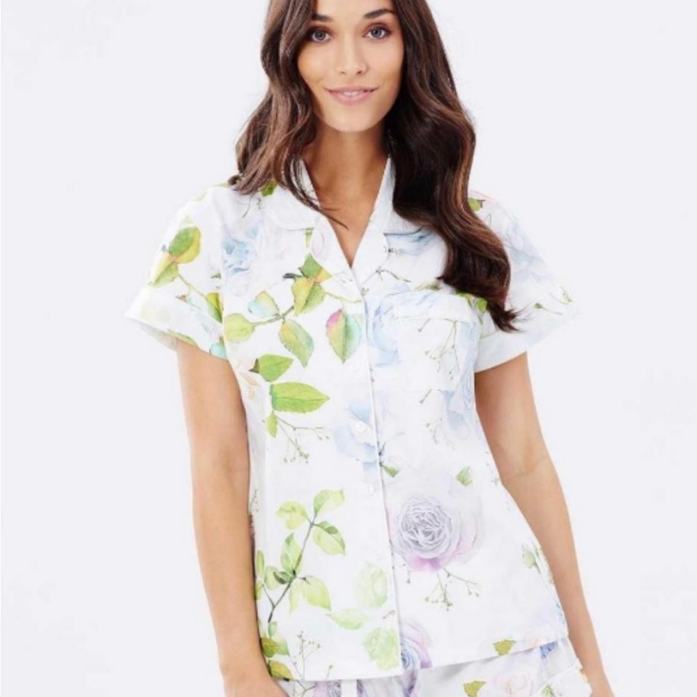 NWOT Homebodii (BHLDN) Donne Blue Vivian— white floral bridal pajama set (Small)